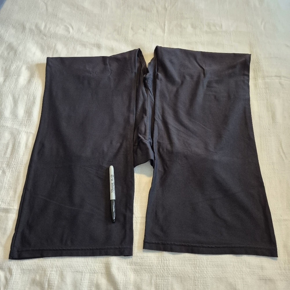 Fila women's Large wide leg pull on pants small defect on back of leg GUC - Picture 7 of 9